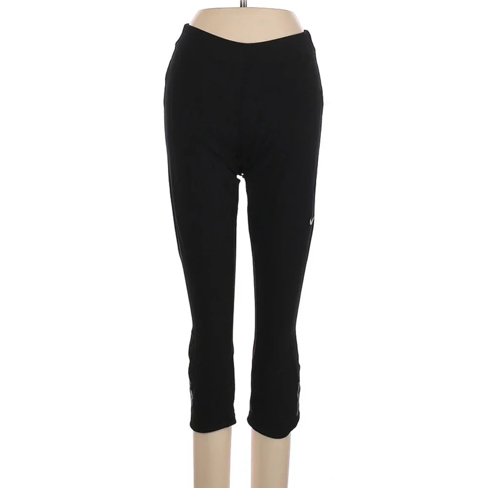 Nike Active  3/4 length Skinny Leg Cut Mid Rise Waist Black Legging Pant Size XS